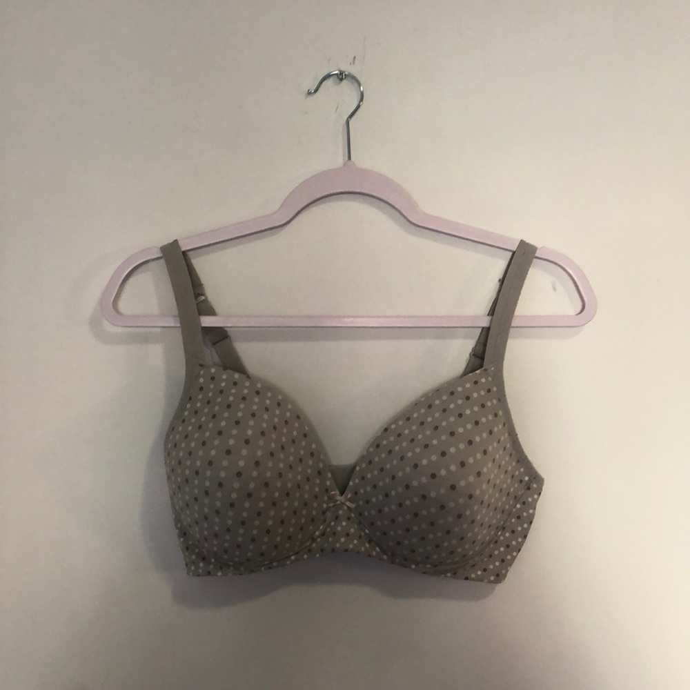 Bra with grey, white and pink polka dot pattern